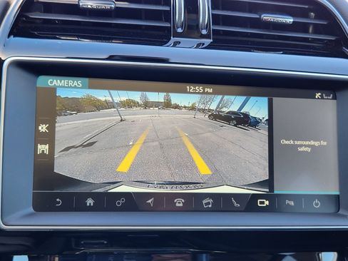 Used 2019 Jaguar F-PACE Premium image 12