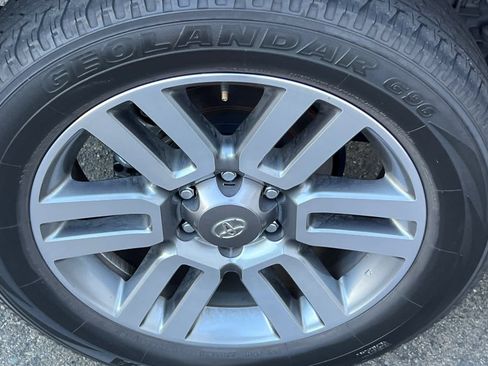 Used 2022 Toyota 4Runner TRD Sport w/ Technology Package image 17