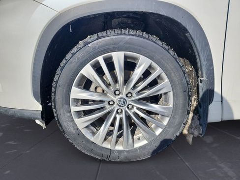 Certified 2020 Toyota Highlander Platinum image 14