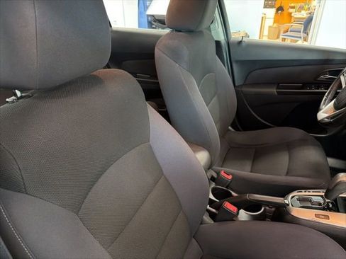 Used 2014 Chevrolet Cruze LT FWD image 25