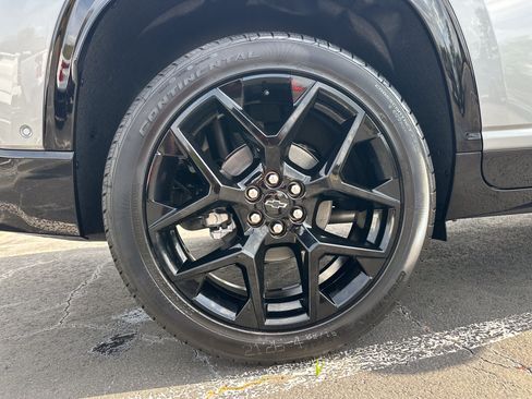 New 2026 Chevrolet Traverse RS w/ LPO, Floor Liner Package AWD/4WD image 19