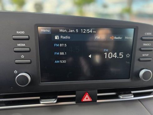 Certified 2025 Hyundai Elantra Sport image 24