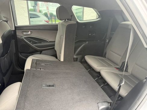 Used 2018 Hyundai Santa Fe SE FWD image 30