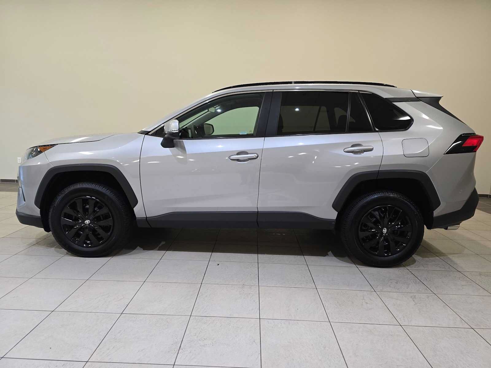 Used 2020 Toyota RAV4 LE w/ All Weather Liner Package FWD image 3
