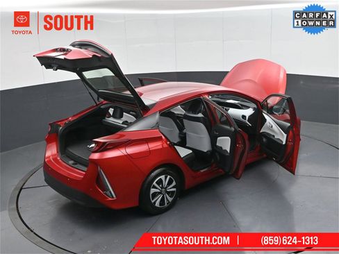 Used 2018 Toyota Prius Prime Advanced image 58