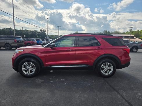 Used 2023 Ford Explorer XLT w/ Equipment Group 202A AWD/4WD image 5