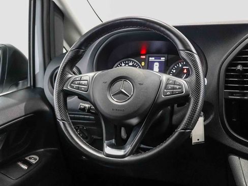 Used 2023 Mercedes-Benz Metris image 15