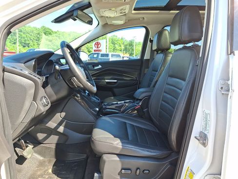 Used 2016 Ford Escape Titanium w/ Equipment Group 301A AWD/4WD image 15