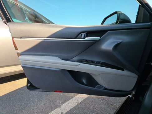 Used 2023 Toyota Camry SE FWD image 15