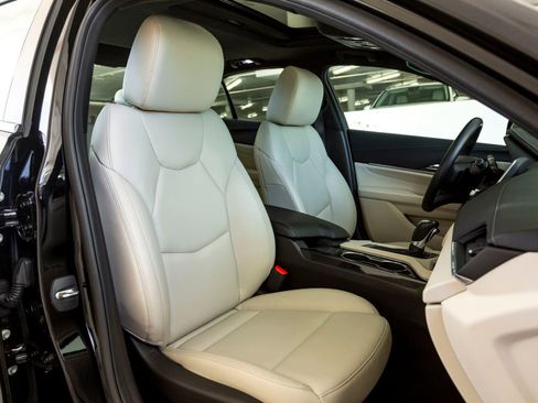 Used 2023 Cadillac CT4 Luxury w/ Sun And Sound Package image 31