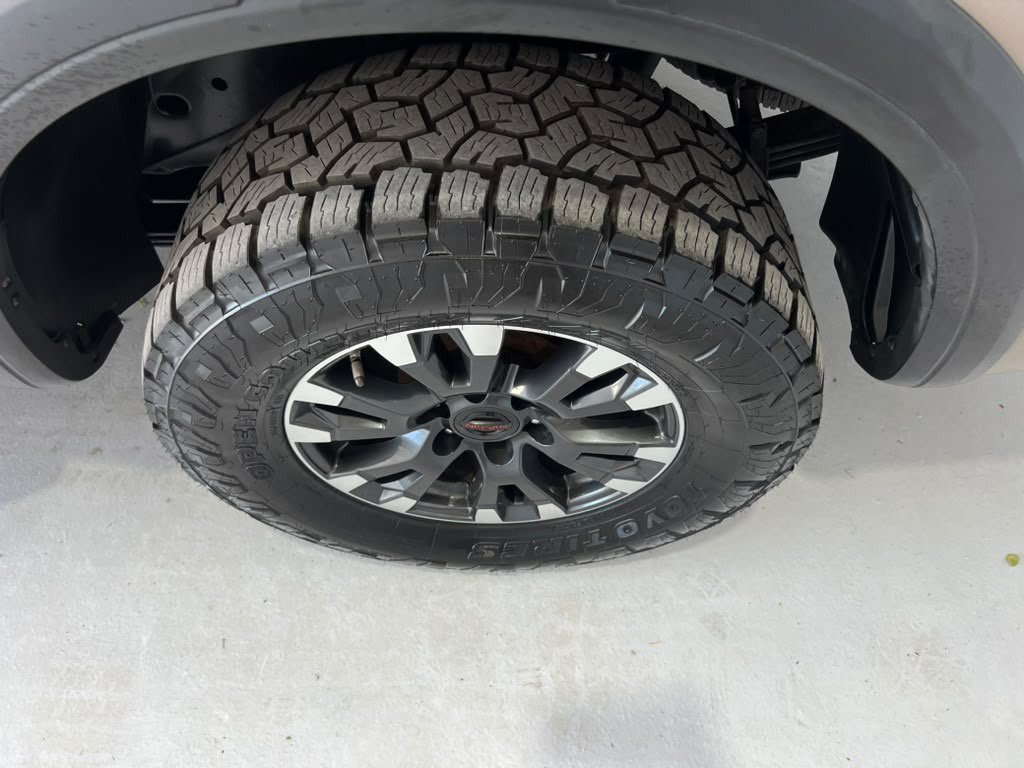 Used 2021 Nissan Titan PRO-4X w/ Pro-4x Convenience Package AWD/4WD image 8