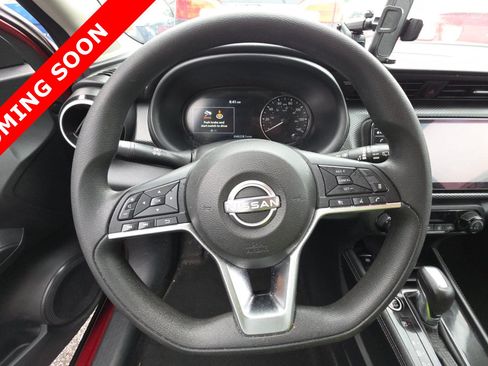 Used 2022 Nissan Kicks SV FWD image 6