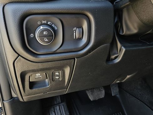 New 2026 RAM 1500 4x4 Crew Cab image 14