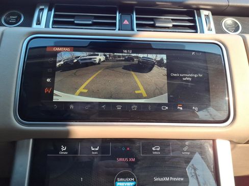 Used 2020 Land Rover Range Rover HSE image 21