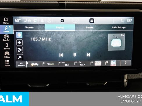 Used 2025 Jeep Wrangler Unlimited Sahara AWD/4WD image 36