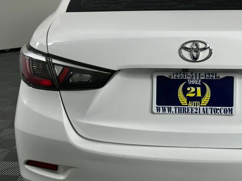 Used 2017 Toyota Yaris iA image 12