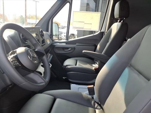 New 2026 Mercedes-Benz Sprinter 2500 image 14