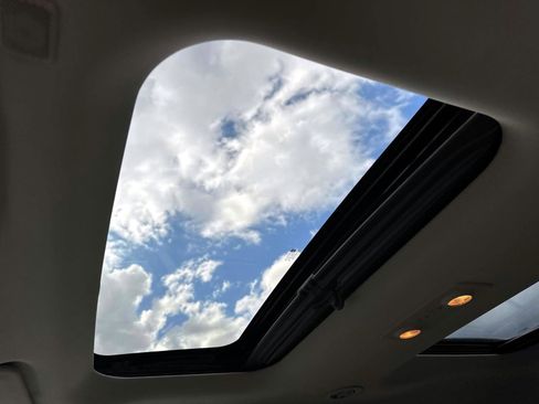 Used 2015 Buick Enclave Leather FWD image 18