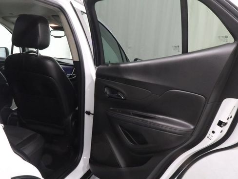 Used 2019 Buick Encore Sport Touring AWD/4WD image 16