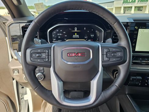 Used 2024 GMC Sierra 1500 SLT w/ SLT Premium Plus Package AWD/4WD image 22