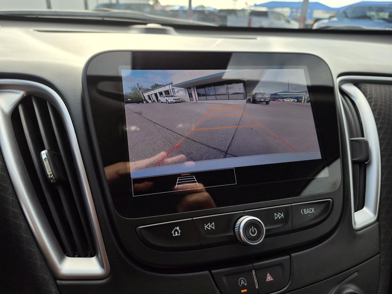Used 2025 Chevrolet Malibu LT FWD image 21