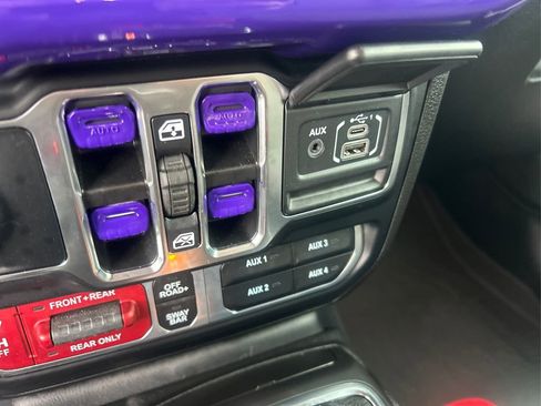 Used 2024 Jeep Wrangler Rubicon w/ XTREMEE 35" Tire Package image 28