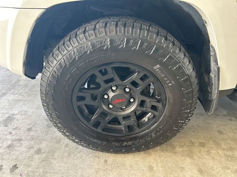 Used 2019 Toyota 4Runner 4WD image 13