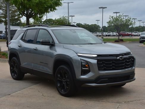 New 2026 Chevrolet Equinox LT w/ Midnight Edition image 3