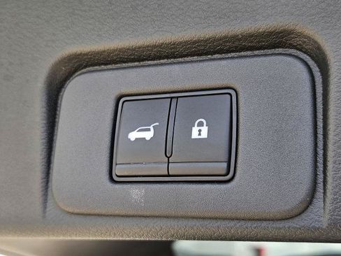 Certified 2024 Nissan Rogue Platinum FWD image 20