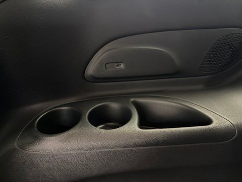 New 2027 Chrysler Pacifica Limited AWD/4WD image 16
