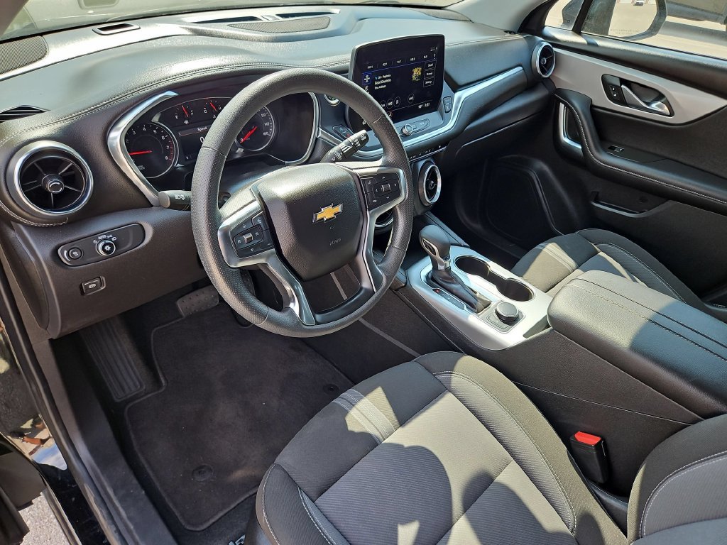 Used 2025 Chevrolet Blazer LT FWD image 15