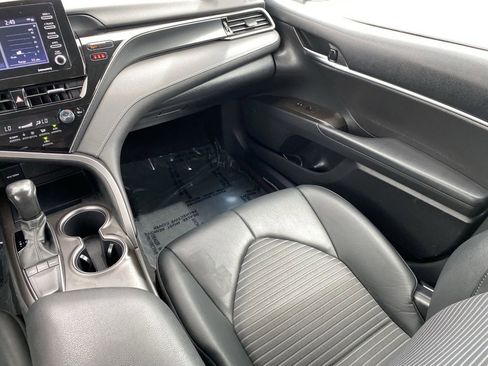 Used 2023 Toyota Camry SE FWD image 17