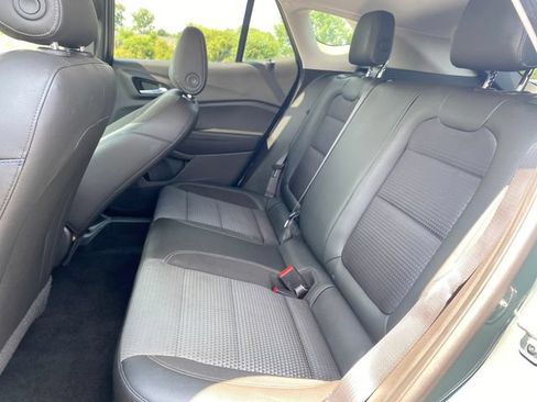 Used 2025 Chevrolet Trax LT FWD image 18