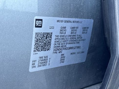 Used 2024 Chevrolet Suburban Premier image 28