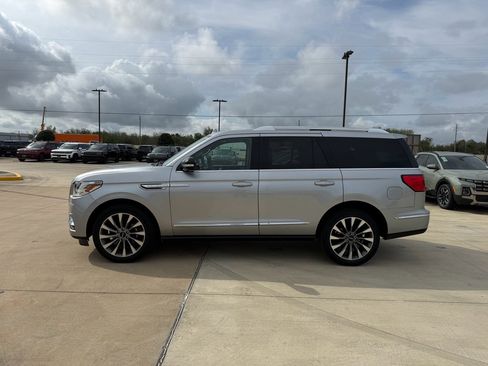 Used 2020 Lincoln Navigator Reserve image 8