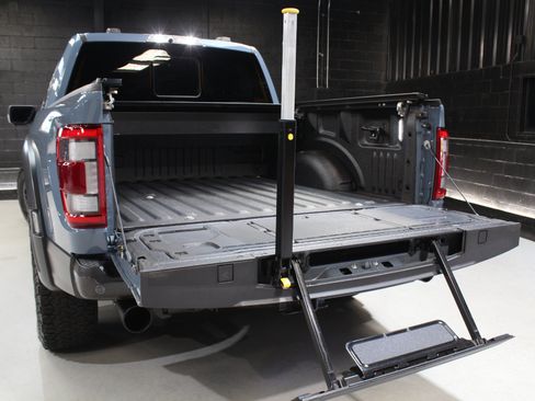 Used 2023 Ford F150 Raptor w/ Raptor Carbon Fiber Package AWD/4WD image 16