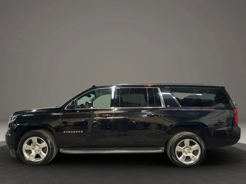 Used 2016 Chevrolet Suburban LT image 5