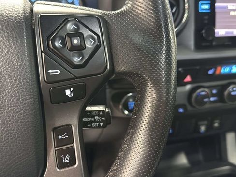 Used 2019 Toyota Tacoma SR5 AWD/4WD image 23