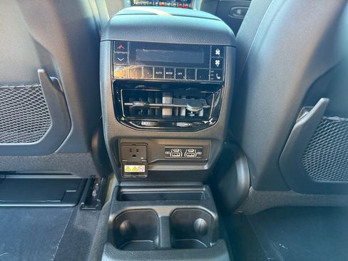 New 2025 Jeep Grand Cherokee L Limited w/ Luxury Tech Group II image 29