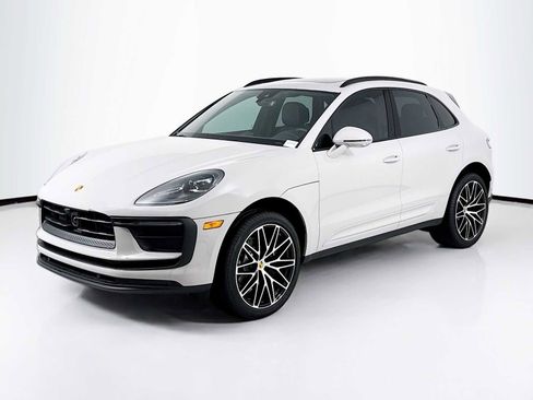 New 2025 Porsche Macan image 1