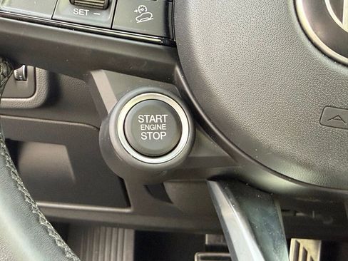 Used 2024 Alfa Romeo Stelvio Veloce image 25