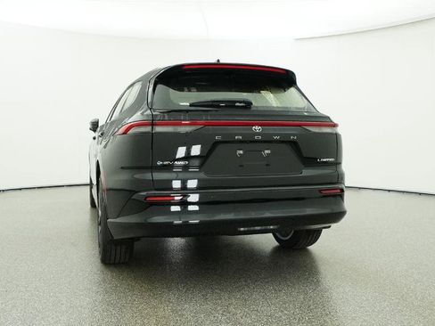 New 2026 Toyota Crown Signia AWD/4WD image 4