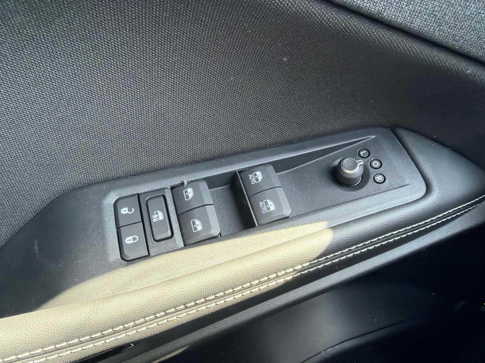 Certified 2026 Jeep Cherokee Laredo AWD/4WD image 12