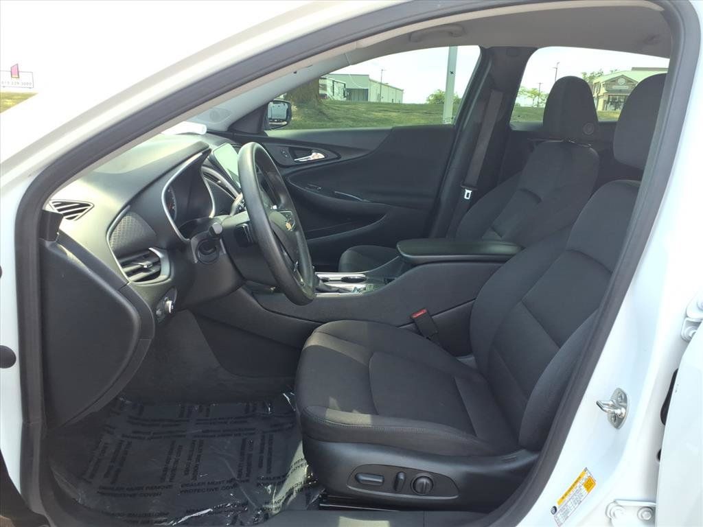 Used 2025 Chevrolet Malibu LT FWD image 25
