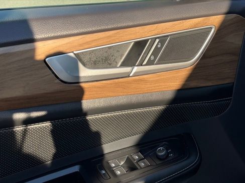 Used 2024 Volkswagen Atlas SE image 13