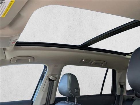 Used 2023 Volkswagen Atlas SEL image 16