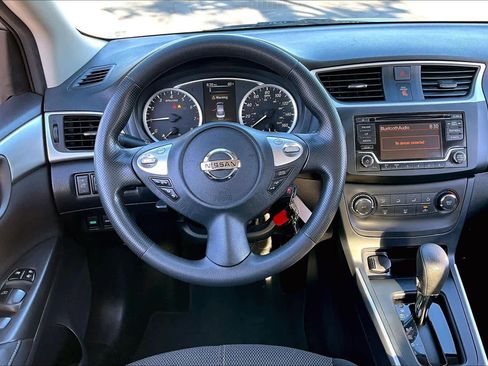 Used 2018 Nissan Sentra S image 6