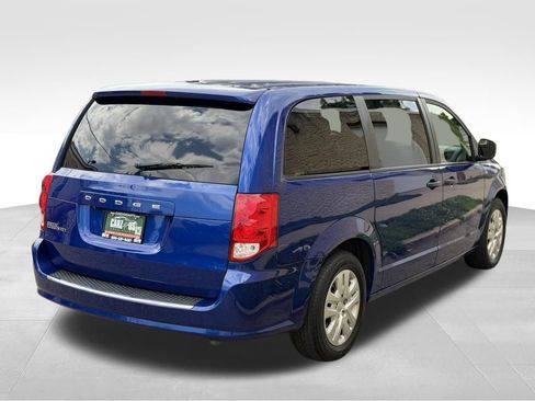 Used 2019 Dodge Grand Caravan SE w/ UConnect Hands-Free Group FWD image 5