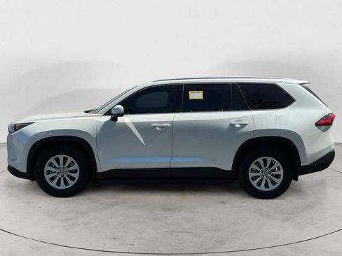 Certified 2024 Toyota Grand Highlander AWD image 2