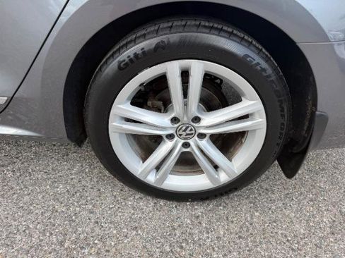 Used 2012 Volkswagen Passat TDI SEL Premium FWD image 12